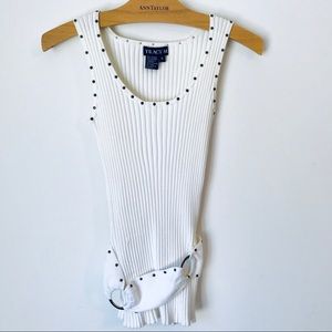 Fitted white tank top